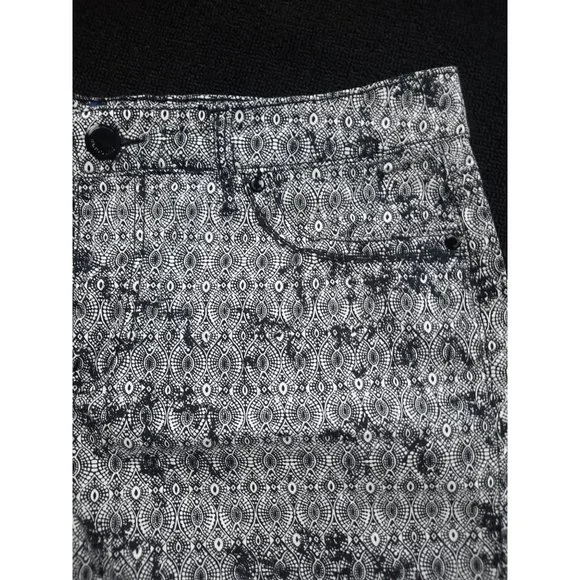 Bandolino Amy Short-Black Stamp Melody-Size 10 - Picture 2 of 7